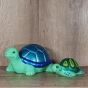 Turtle figurines