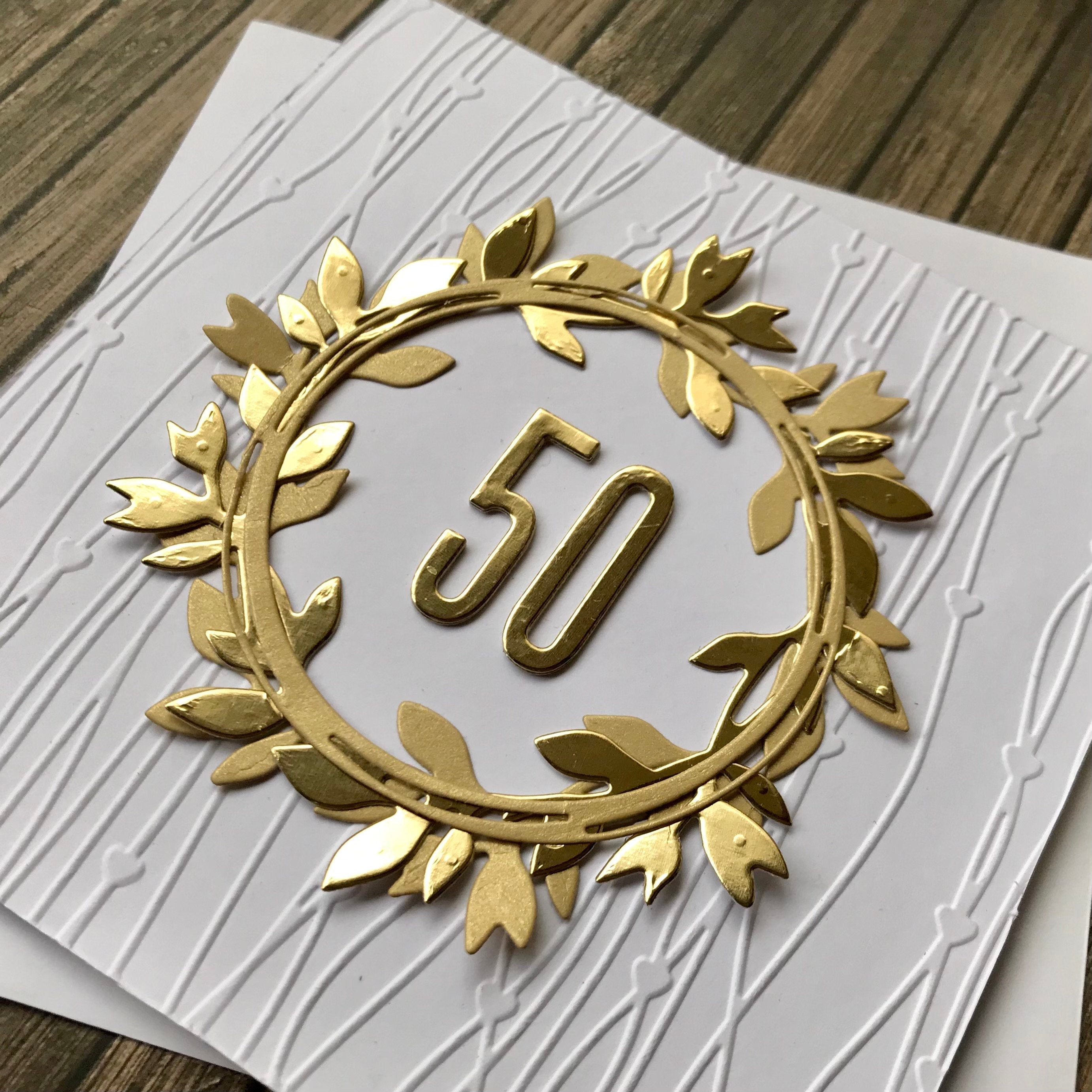JuNa Party-Experten 50 biglietti di auguri per matrimonio forati per gli sposi, molto leggeri, per un volo ampio, due cuori rossi (50 carte