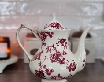 Luxury floral Porcelain Teapot| Teapots| Teaparty Teapots|Table Setting| Gifts|Eid Gifts|Garden Party|HousewarmingGifts|Cosy home gifts