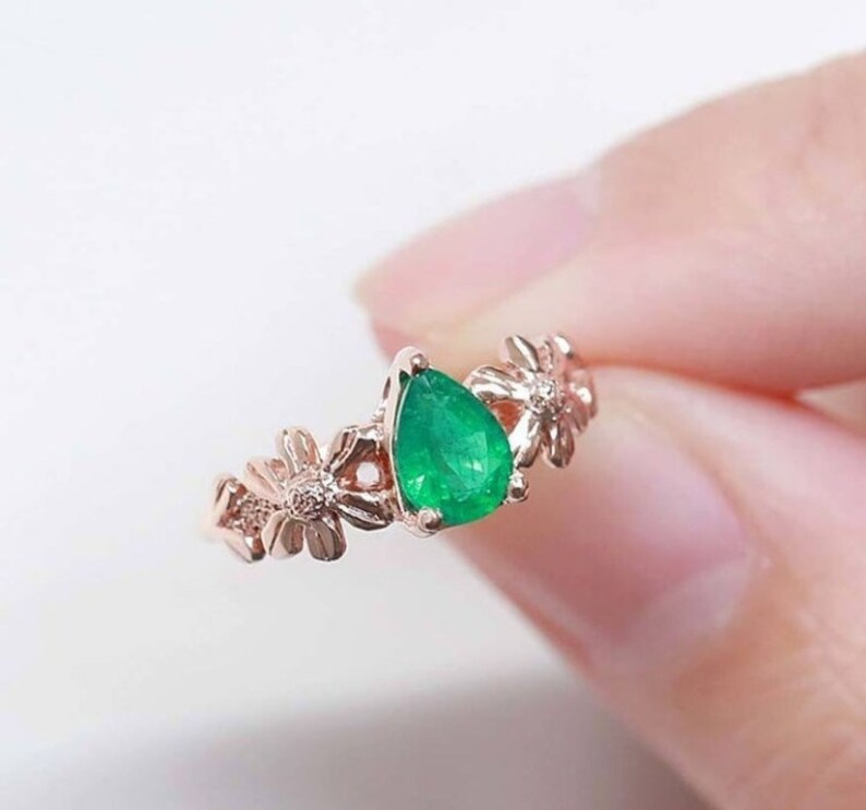 Natural Emerald Ring 925 Sterling Silver Ring Pear Gemstone Ring Stylish Women/'s Ring Wedding Ring Engagement Ring Promise Ring