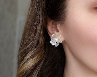 White earrings Bridal Flower earrings transparent small flower earrings Silver jewelry earrings Flower resin earrings Stud flower earrings