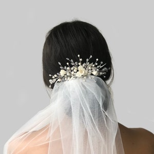Wedding hair piece with flowers, Ivory flower comb for bride, bridal hair piece with flowers