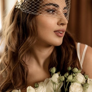 Wedding Birdcage veil with ivory flowers, Headband Birdcage veil image 4