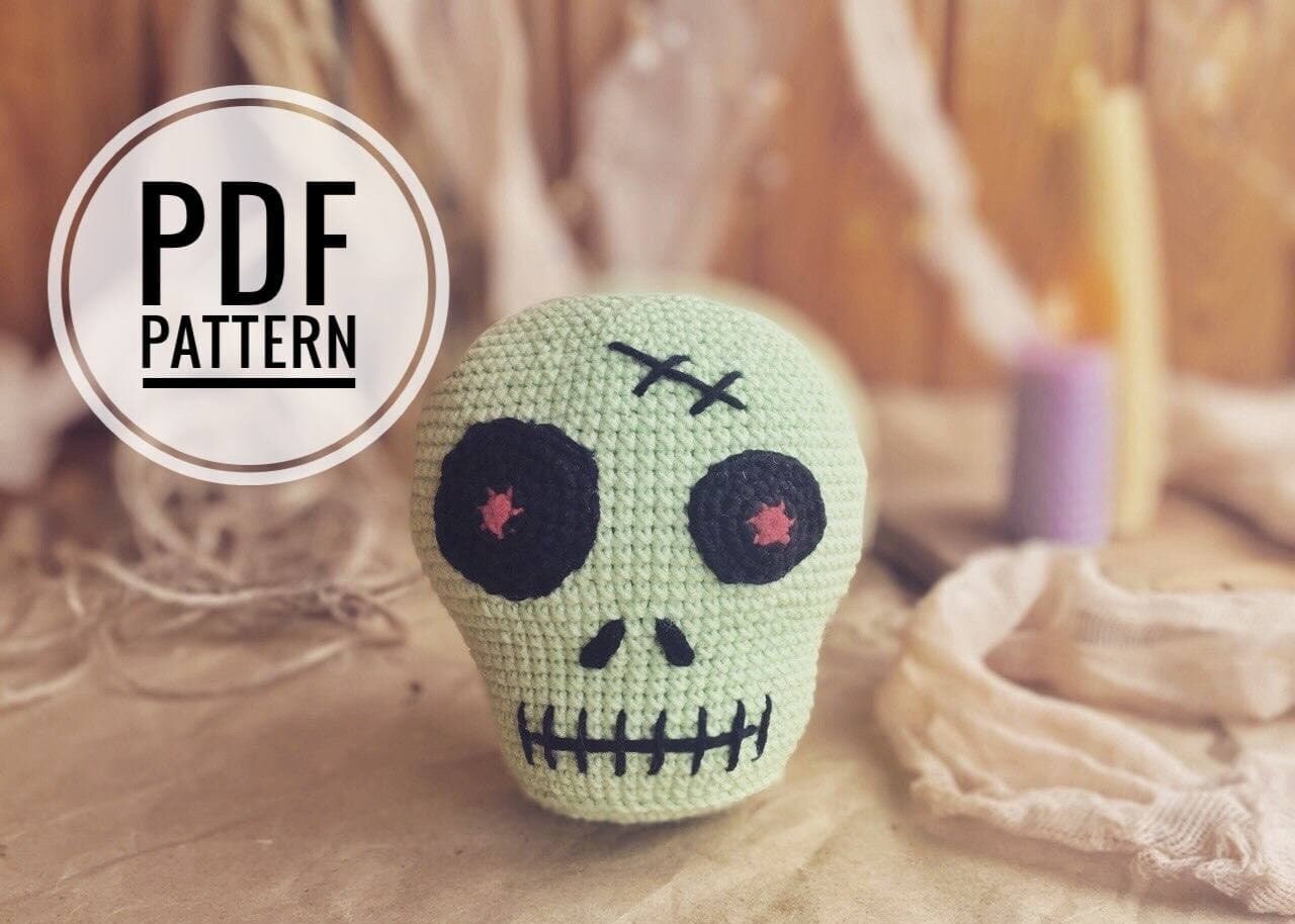 Skull crochet pattern, human skull PDF tutorial, amigurumi Halloween skull pattern, Halloween crochet pattern