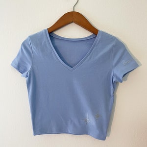 Off to neverland cropped v neck