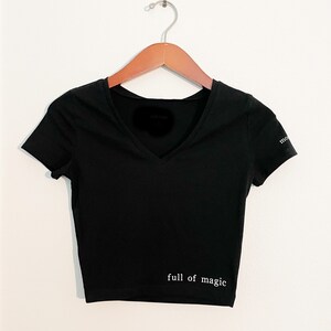 full of magic crop top V-NECK