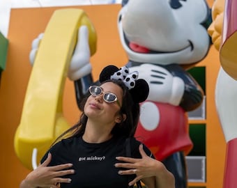 Vous avez une chemise ou un haut court Mickey