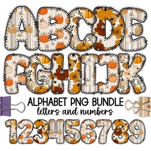 Könnte beinhalten: Ein digitales Alphabet- und Zahlenset mit den Buchstaben A bis K und den Ziffern 1 bis 9. Jeder Buchstabe und jede Zahl ist mit herbstlichen Mustern gefüllt, darunter orangefarbene Kürbisse, weiße Blumen und braunes Laub, umrandet von einer schwarzen Naht.