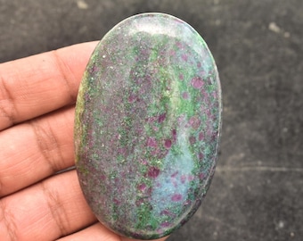 Topkwaliteit !! Natuurlijke robijnrode kyanietpalmsteen, robijnrode kyanietpalmsteen, handgemaakte robijnrode kyanietsteen, genezing 75 x 43 x 17 mm. 615,65 kt. A - 967