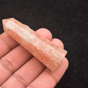 Obelisco de piedra solar Piedra preciosa Torre de piedra solar Punto de piedra solar natural Punto de cristal Obelisco de piedra solar Cristales de meditación 55x23 mm. 56 gramos A-516