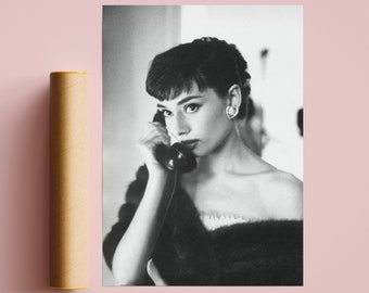 Audrey Hepburn Poster, Audrey Hepburn Wall Art, Audrey Hepburn Print, Black and white photo