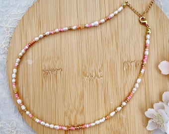Handmade freshwater pearl necklace in pink / handmade pearl necklace / colorful pearl necklace / gift idea for her / gift idea