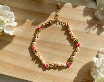 Handmade flower bracelet in spring colors/ handmade daisy bracelet/bracelet for her/ gift for her/ handmade gift idea woman/sister