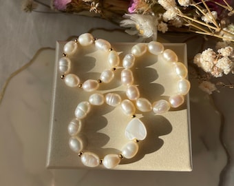 Freshwater pearl rings with gold details and shell heart / Pearl rings / Gift idea for woman/girlfriend / Rings / Christmas gift