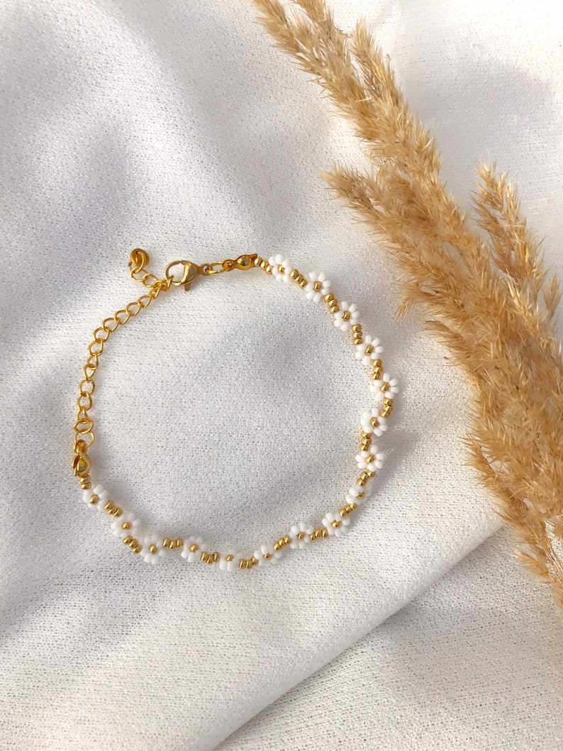 Aruba handmade flower bracelets with freshwater pearls/ pearl bracelets/handmade jewelry/ gift idea for her/ gift girlfriend image 3