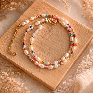 Collar de perlas de agua dulce coloridas hecho a mano en Aruba / collar colorido / idea de regalo para ella / collar colorido / regalo para ella