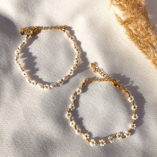 Aruba- handgemaakte bloemenarmbanden met zoetwaterparels/parelarmbanden/handgemaakte sieraden/cadeau idee voor haar/cadeau vriendin