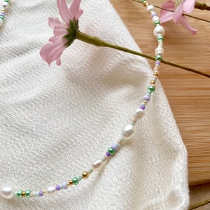 Handmade pearl necklace made of freshwater pearls in purple and green handmade pearl necklace/gift idea for her/gift idea for her/gift image 2