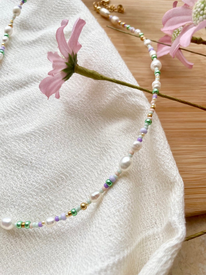 Handmade pearl necklace made of freshwater pearls in purple and green handmade pearl necklace/gift idea for her/gift idea for her/gift image 2
