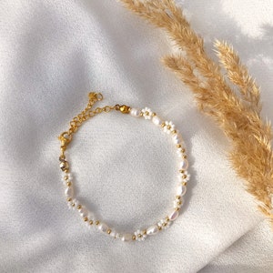 Aruba handmade flower bracelets with freshwater pearls/ pearl bracelets/handmade jewelry/ gift idea for her/ gift girlfriend image 2