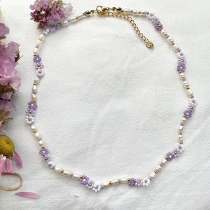 Handmade flower necklace in purple/ handmade freshwater pearl jewelry/ gift idea for her/ gift for child/girlfriend/wife/gift idea