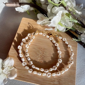 Handmade pearl necklace made of real freshwater pearls & elaborate flower design/pearl necklace/flower necklace/gift idea for her/daisy necklace