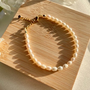 Handmade pearl bracelet made of high quality freshwater pearls & 18k gold plating/ pearl jewelry/ handmade gifts/ gift idea for her image 6