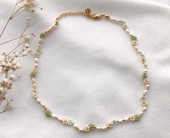 Handmade Flower Necklace Made of Freshwater Pearls/pearl Necklace/gift Idea  for Her/gift Girlfriend/wife/delicate Necklace/handmade Gift for Her -   Denmark