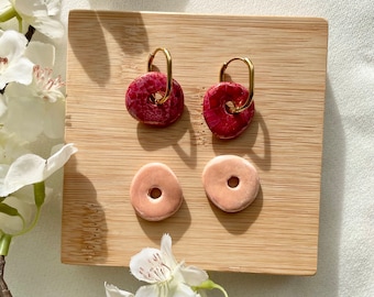 Aruba- pendientes de aro hechos a mano mix and match con colgante de cerámica/pendientes dorados/aros/pendientes/idea de regalo mujer/regalo verano/donut