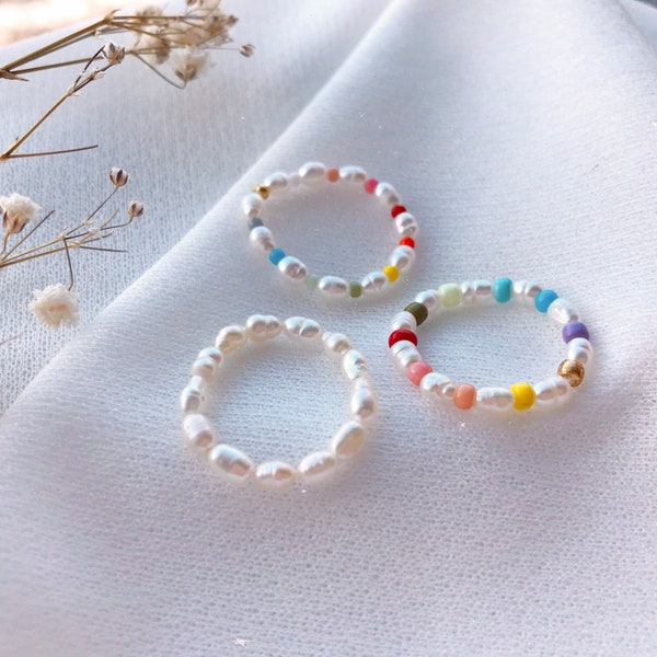Aruba- anneaux de perles faits à la main avec de vraies perles d’eau douce et des perles de graines colorées/anneau de perles/anneaux boho/anneaux sucrés