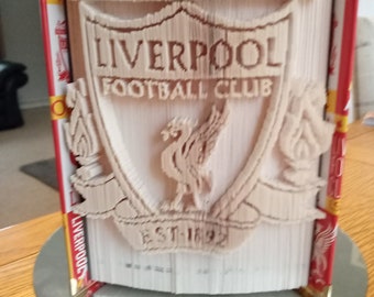 Livre plié de football Liverpool - cadeau unique pour tout fan - art du livre modifié terminé - livres recyclés