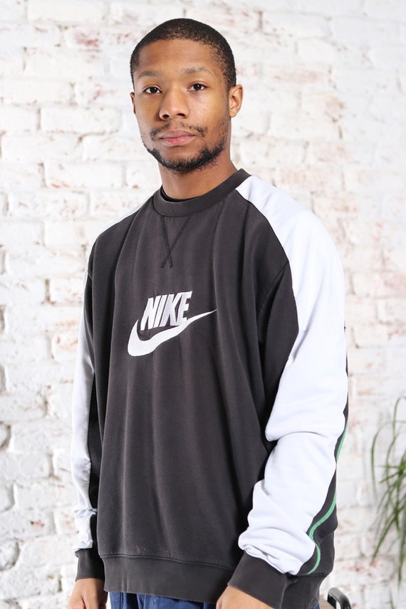 Vintage Nike Embroidered Logo Sweatshirt Black