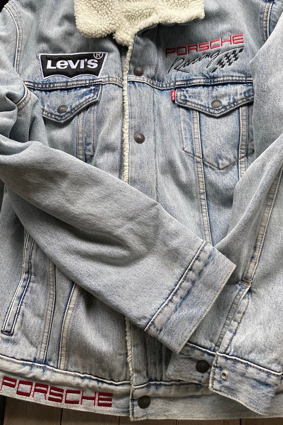 Trucker Type 3 Sherpa Jacket Hand 