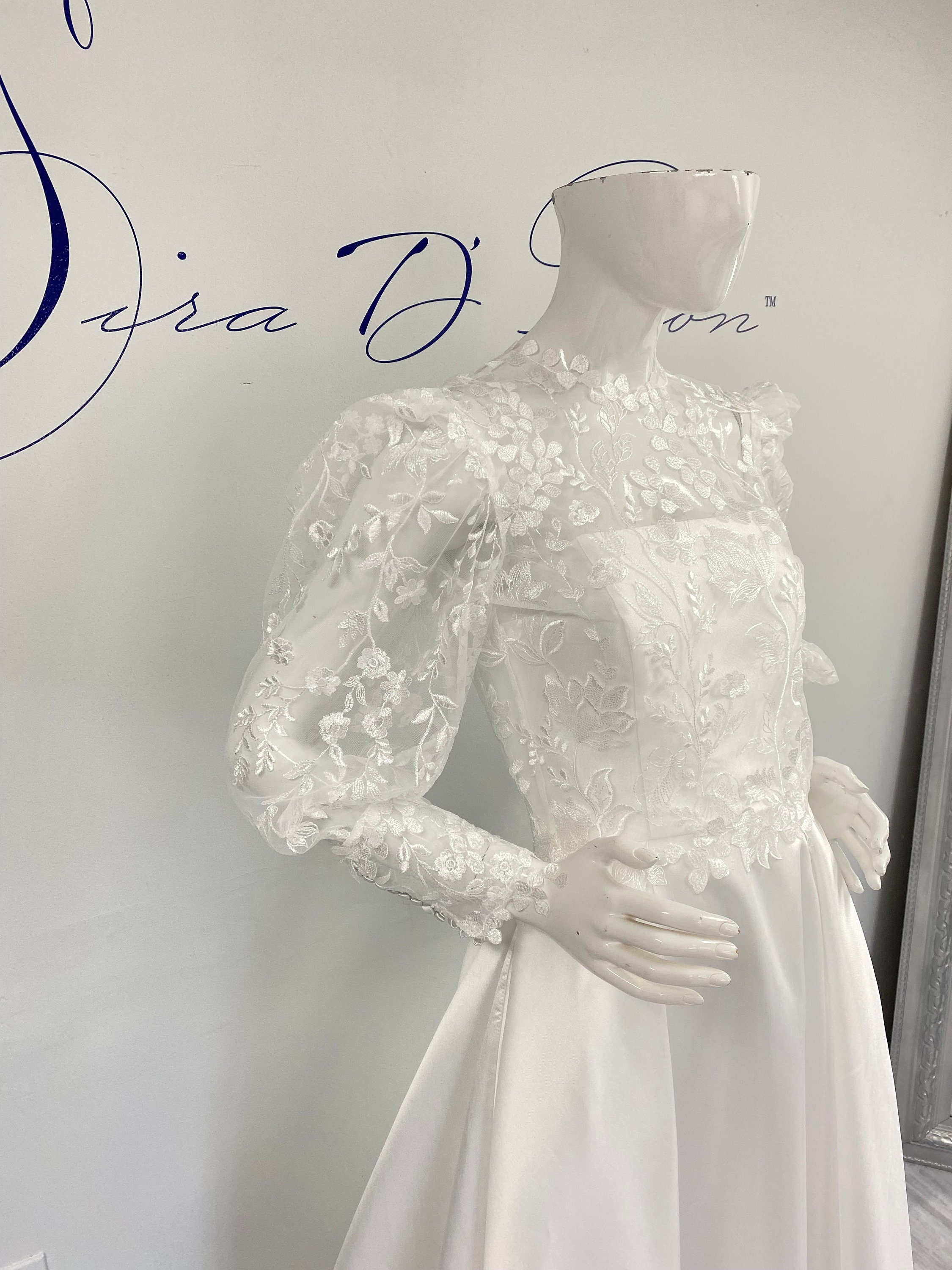 boho wedding dress topper ERIKA #5 / Bridal Crop Top with Long Sleeves and Adjustable Fit