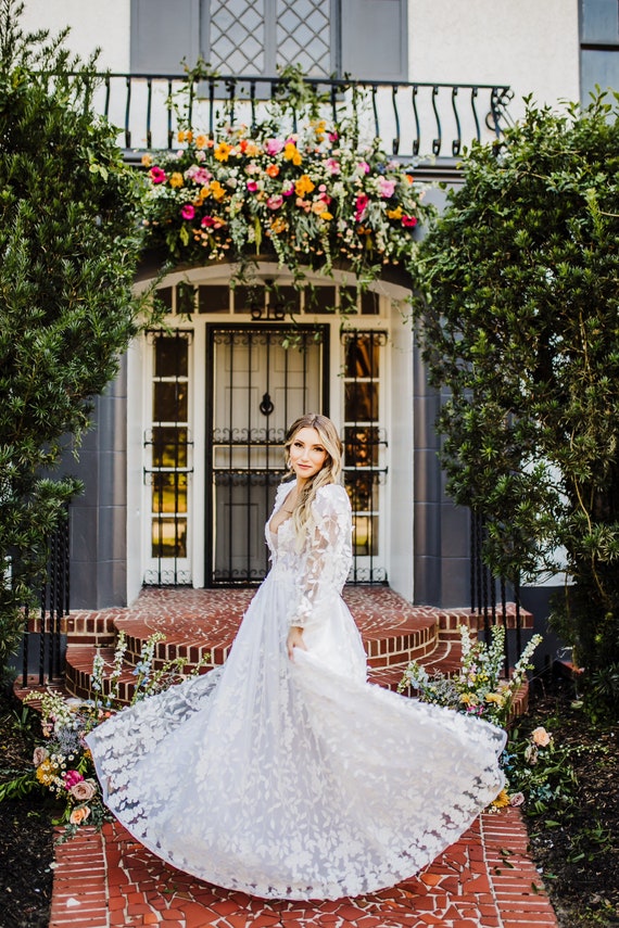 chinese dress ladies Ivory Strapless Lace Mermaid Wedding Dress with Veil  RD034 Ivory / US16