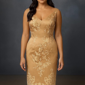 Champagner Kleid für die Brautmutter – Besticktes knielanges Abendkleid – Ärmelloses Cocktailkleid mit V-Ausschnitt von Sira D Pion