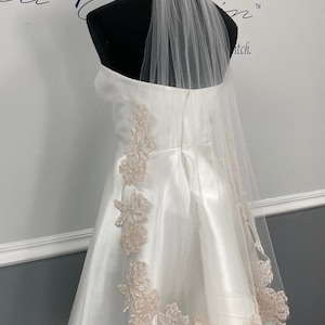 Bridal veil, Champagne Ivory Bridal Veil, wedding veil fingertip , custom color veil, made in Florida, fast shipping bridal lace veil.