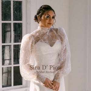 Bolero de novia de encaje: Top de cuello alto con mangas abullonadas