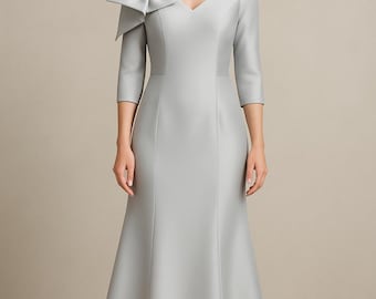 Vestido de madre de la novia en mikado plateado: lazo en el hombro, mangas 3/4