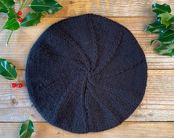 Schwarze Baskenmütze, handgestrickt, Wintermütze, französische Baskenmütze, Geschenk