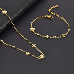 LUCKY CLOVER NECKLACE Gold Clover Necklace Clover Charm 
