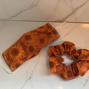 Beau tournesol d’automne surdimensionné Scrunchie et masque facial réglable en 3D pour correspondre, ou vendu individuellement / parfait pour l’automne