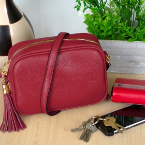 Umhängetasche/Kameratasche Schultertasche für Damen mit Quaste Kunstleder Weinrot