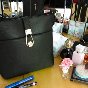 Sac bandoulière/épaule léger en similicuir pour femme Noir