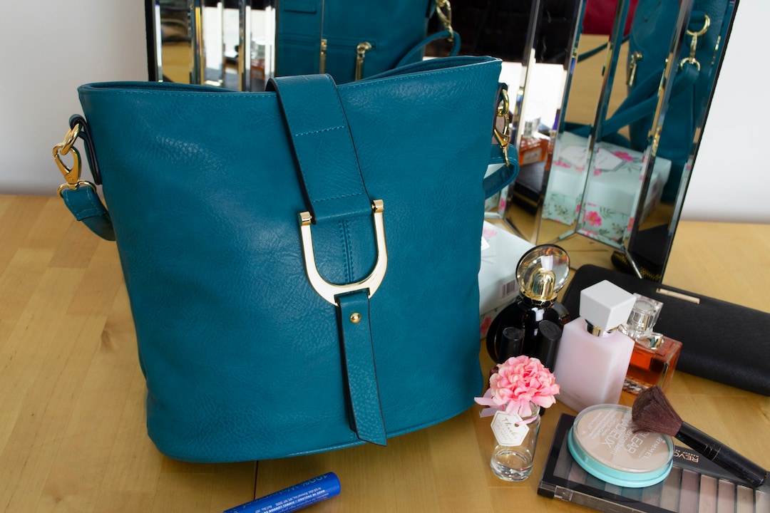 Classic Faux Leather Crossbody Shoulder Bag for Ladies Teal