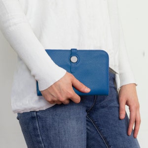 Conjunto multifuncional de monedero en un monedero. Porta teléfono, porta pasaporte, porta teléfono, monedero, billetera para dama. Azul real