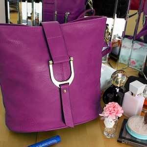 Klassische Kunstleder Crossbody / Schultertasche Personalisierte für Damen Lila