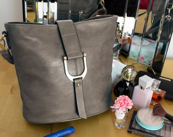 Classic Faux Leather Crossbody / Shoulder Bag for Ladies Silvergrey