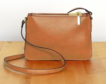 A Classic Crossbody / Shoulder Bag for Ladies, Zipped pockets, Faux Leather, Brown