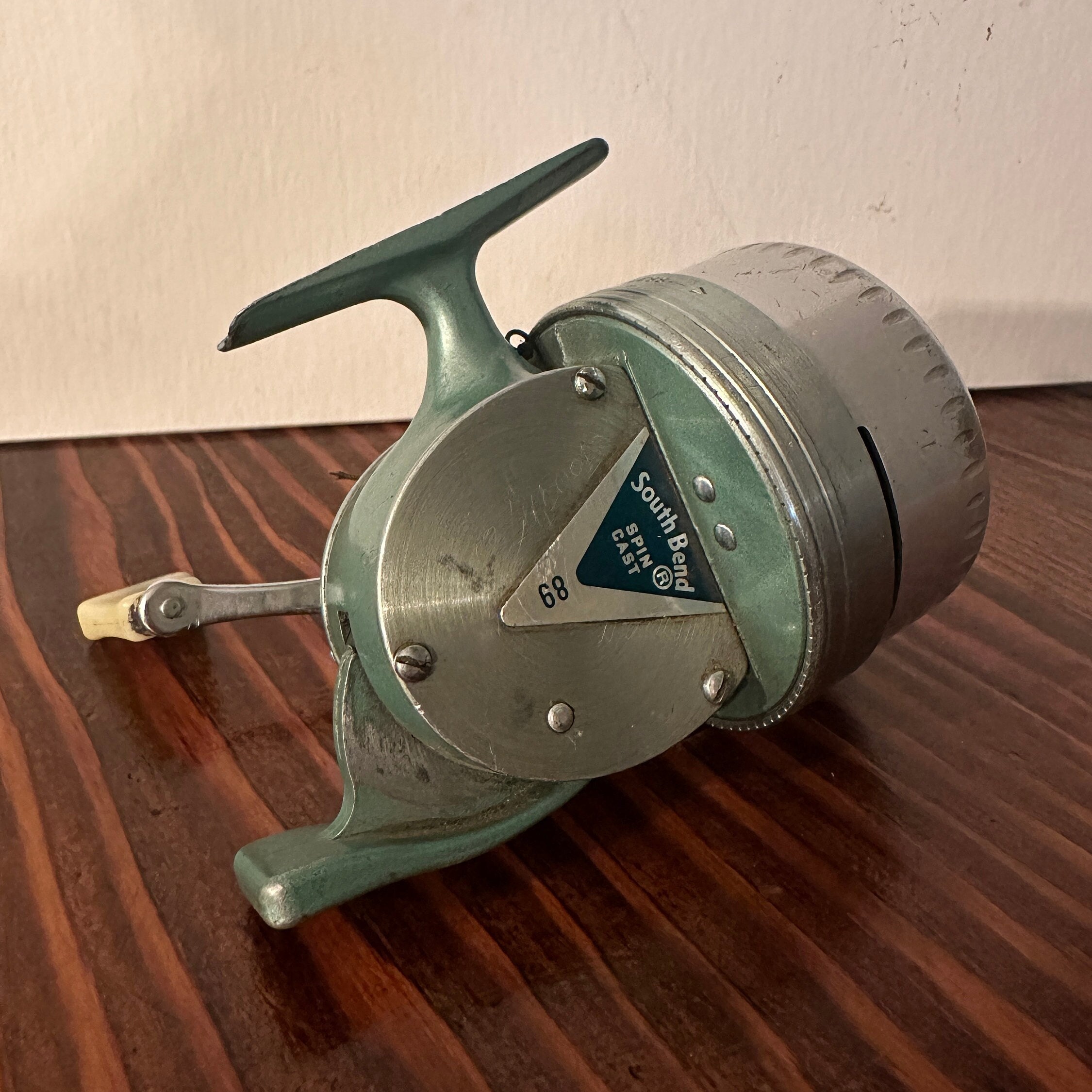 Vintage South Bend 89 Spin Cast Fishing Reel 